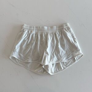 lululemon hotty hot 4” bone